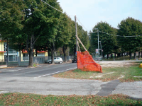 Il piazzale davanti alle scuole di San Martino in Argine